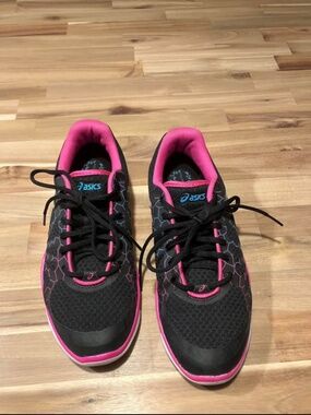 ASICS Women’s Athletic Training Shoes – Black/Pink – Excellent Condition
